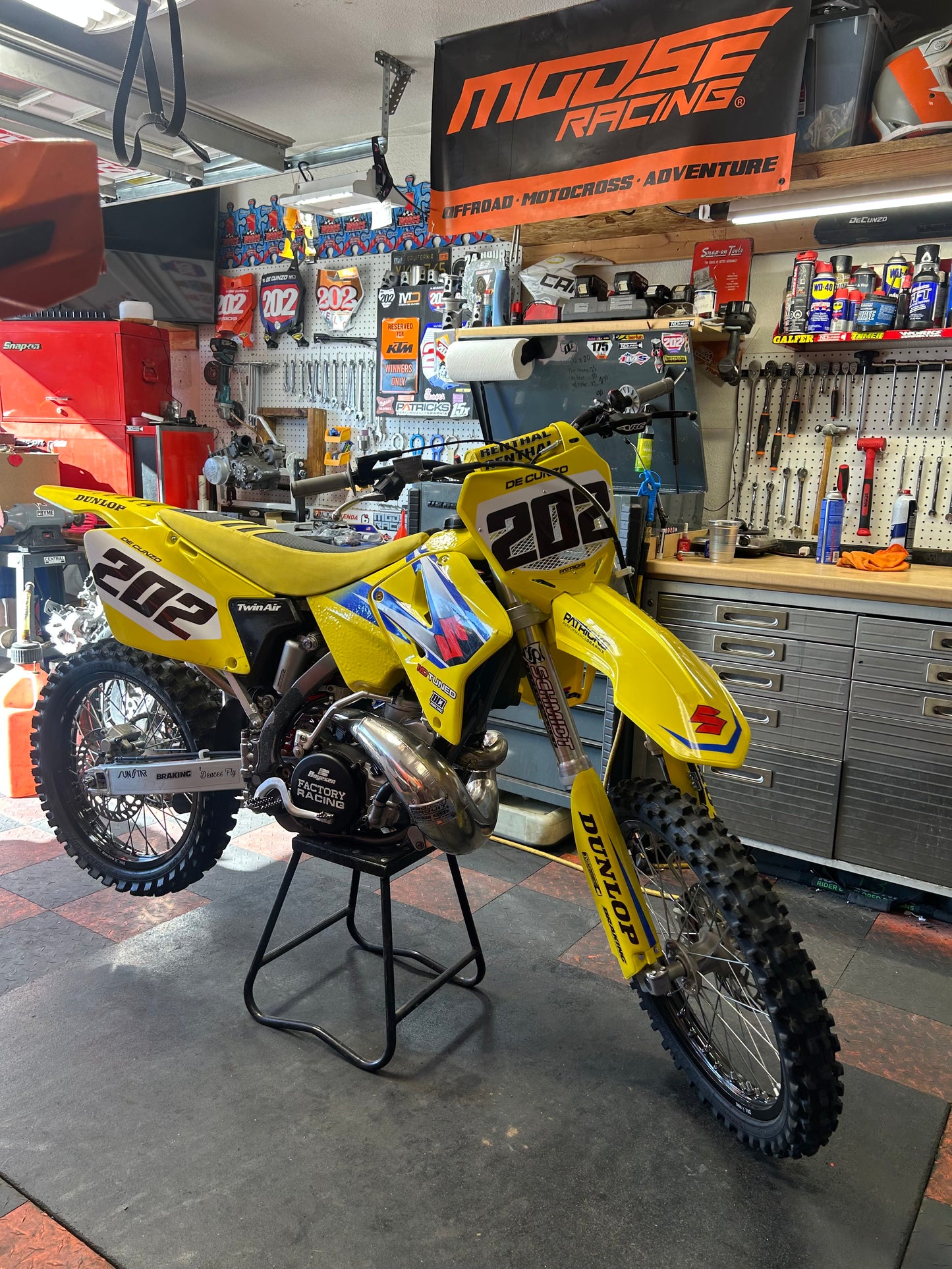 Vented dirtbike number plate