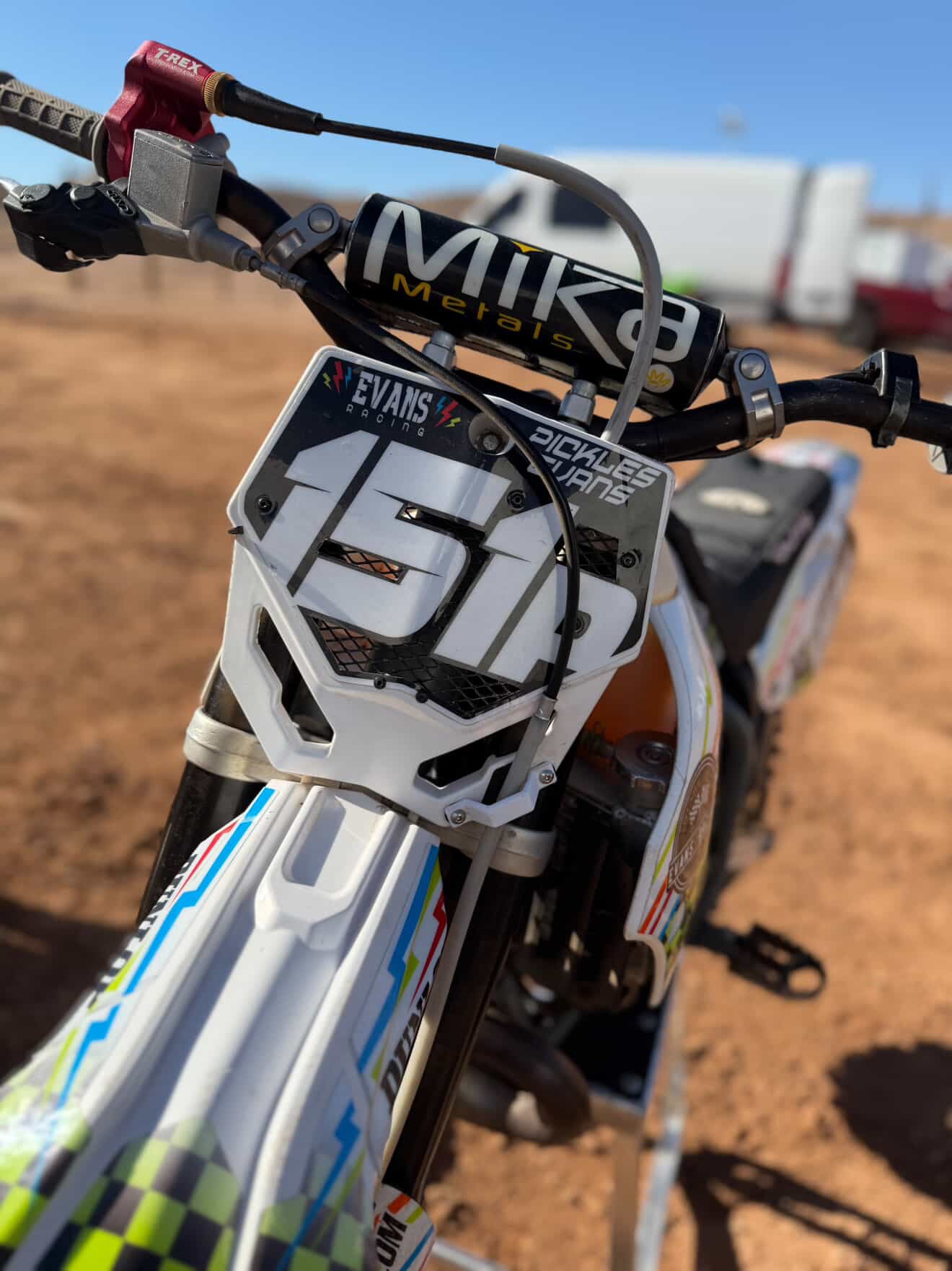 Vented dirtbike number plate